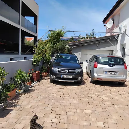 Dvorak Apartmán Vir